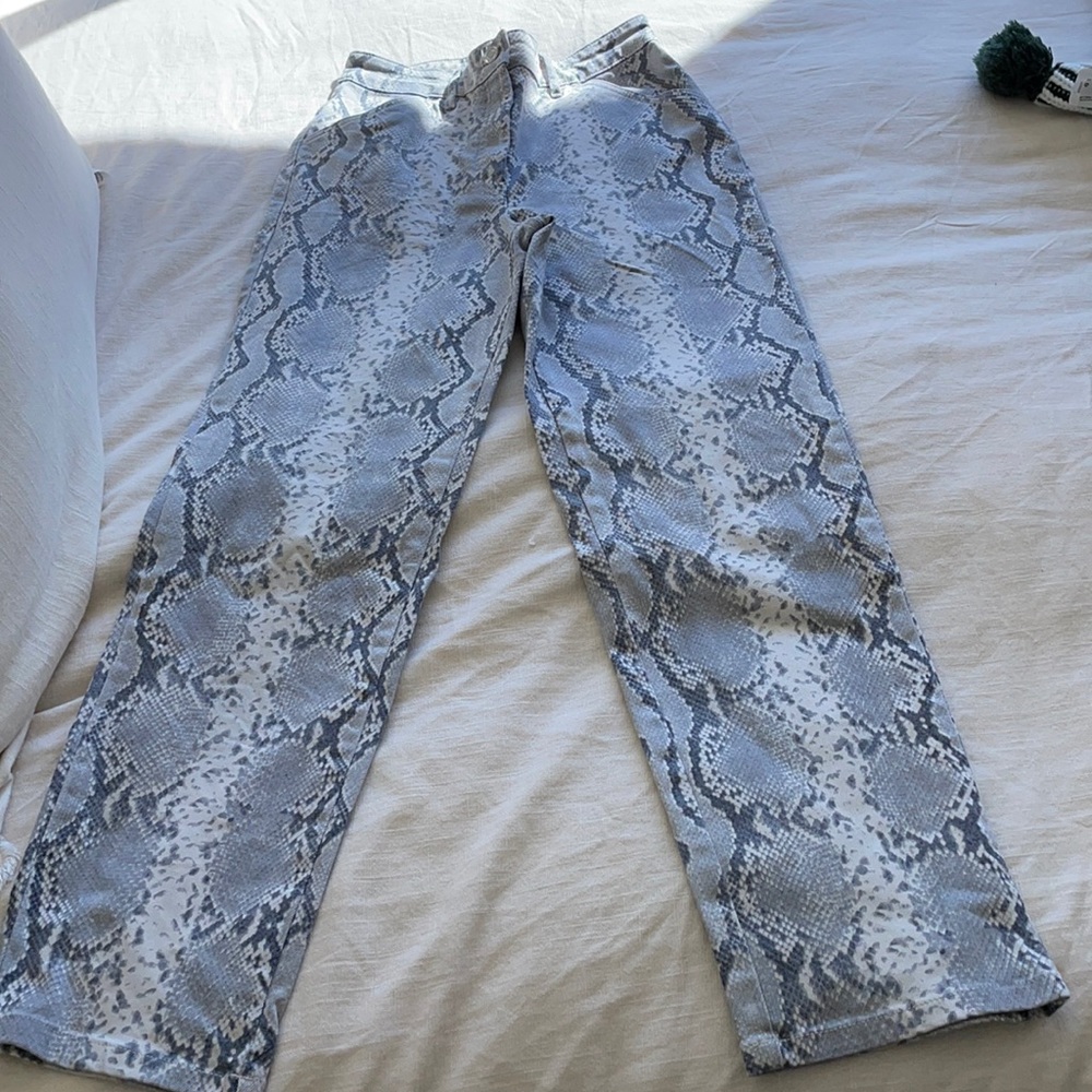 Aritizia Wilfred Free Snakeskin Jeans